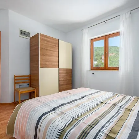 5235-1 In Apartamento Drenje (Istria)